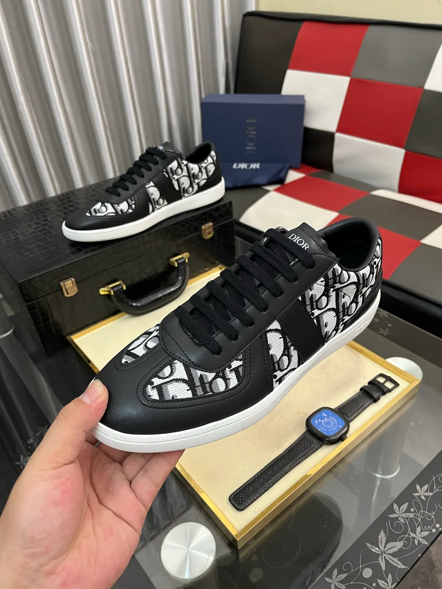 Men's shoes 💰380⌚️⌚️ 【Dior*DIAO】original quality.~ Unique modern style sneakers. 🏃A must-have casual shoe for trendy men😍😍 Original brand imported from Italy, imported original leather, sheep lining (refuses to discolor and grind feet) Sole: Original sole provided by the original factory, French lazy style design ⚠️Fit to the feet, original quality, super comfortable original sole. Code number: 38-445️⃣Colors available